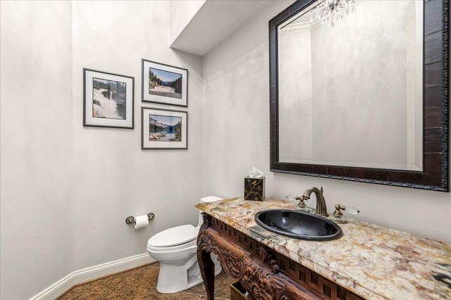 6704 HONESTY DR, Bethesda, MD 20817