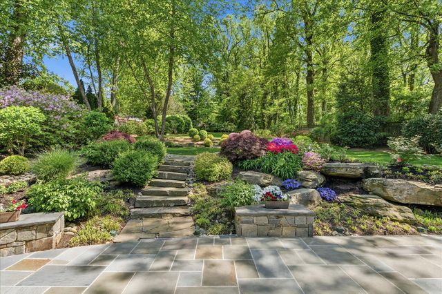 6704 HONESTY DR, Bethesda, MD 20817
