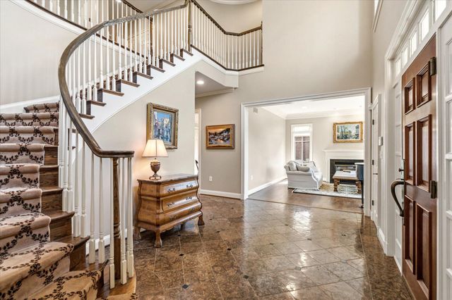 6704 HONESTY DR, Bethesda, MD 20817