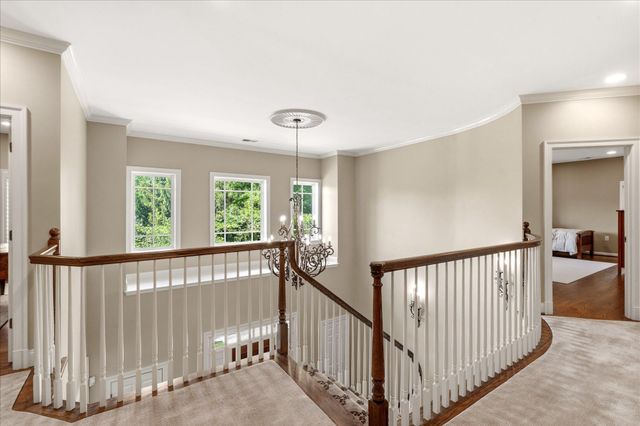 6704 HONESTY DR, Bethesda, MD 20817