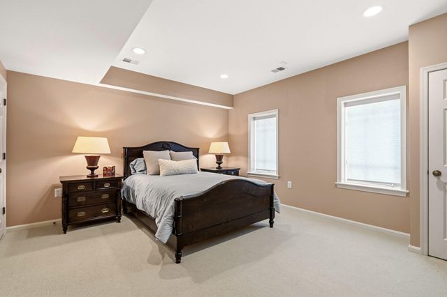 6704 HONESTY DR, Bethesda, MD 20817