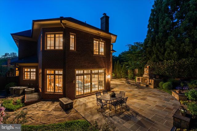 6704 HONESTY DR, Bethesda, MD 20817