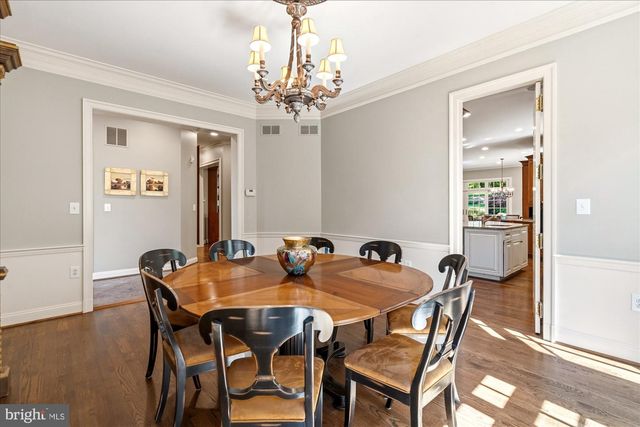 6704 HONESTY DR, Bethesda, MD 20817