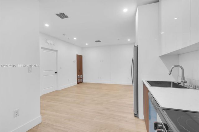 1037 NW 2nd St, Miami, FL 33128