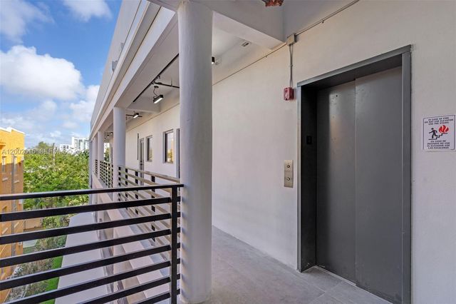1037 NW 2nd St, Miami, FL 33128