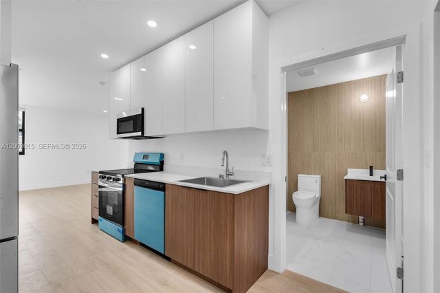 1037 NW 2nd St, Miami, FL 33128