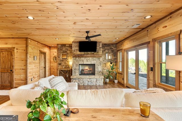 95 Upper Ridge Trail, Morganton, GA 30560