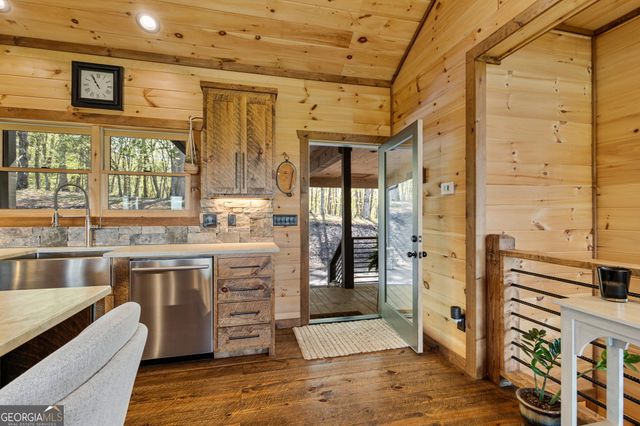 95 Upper Ridge Trail, Morganton, GA 30560