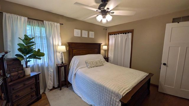 W170N9325 Woodlawn DRIVE, Menomonee Falls, WI 53051