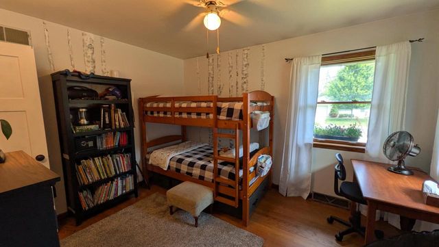 W170N9325 Woodlawn DRIVE, Menomonee Falls, WI 53051