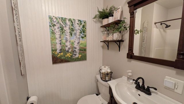 W170N9325 Woodlawn DRIVE, Menomonee Falls, WI 53051