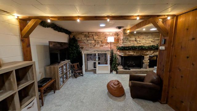 W170N9325 Woodlawn DRIVE, Menomonee Falls, WI 53051