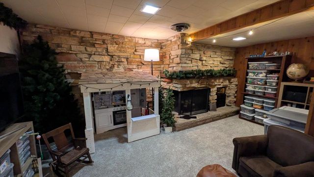 W170N9325 Woodlawn DRIVE, Menomonee Falls, WI 53051
