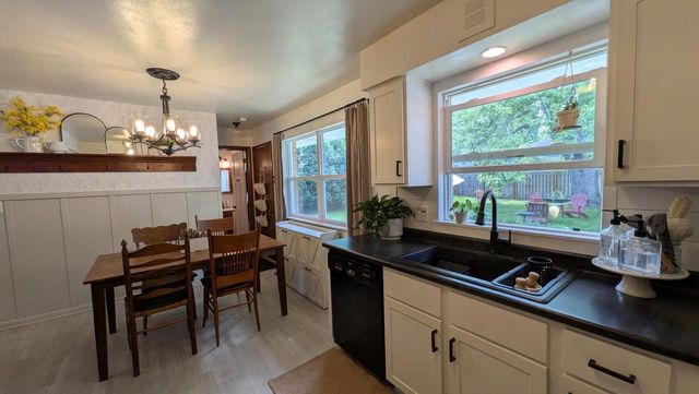 W170N9325 Woodlawn DRIVE, Menomonee Falls, WI 53051