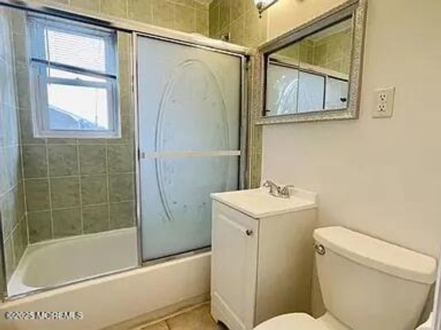 64 Manchester Court G, Freehold, NJ 07728