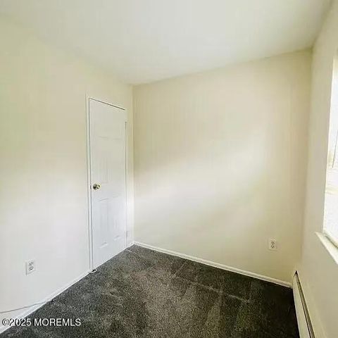 64 Manchester Court G, Freehold, NJ 07728