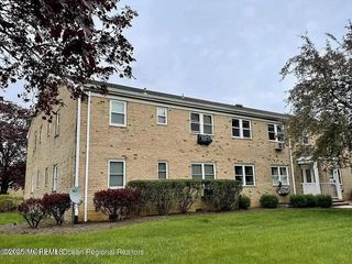 64 Manchester Court G, Freehold, NJ 07728