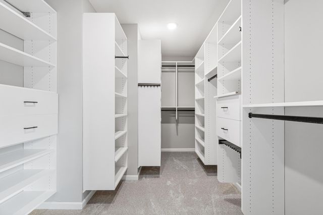 18072 Hyde Park Avenue, Lakeville, MN 55044