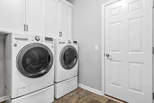 18072 Hyde Park Avenue, Lakeville, MN 55044