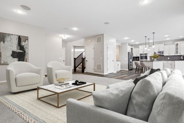 18072 Hyde Park Avenue, Lakeville, MN 55044