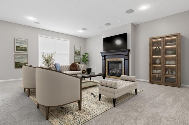 18072 Hyde Park Avenue, Lakeville, MN 55044