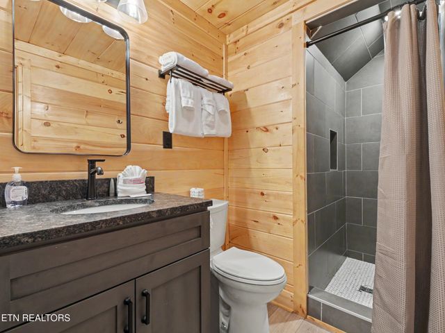 2407 Ridgehigh Pass, Sevierville, TN 37876