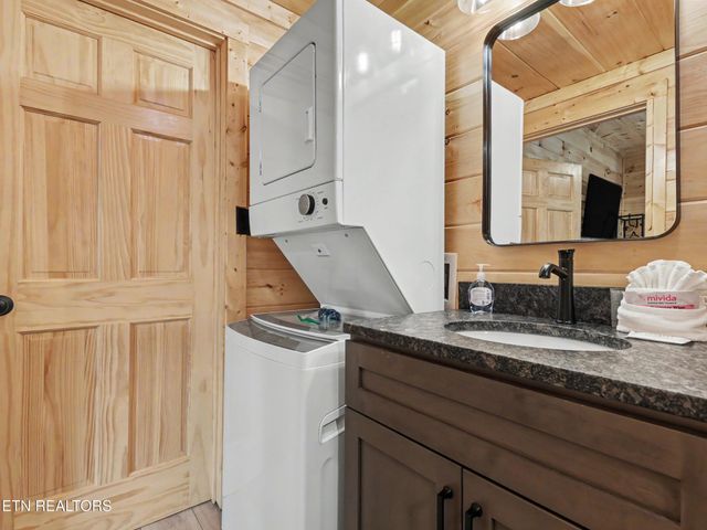 2407 Ridgehigh Pass, Sevierville, TN 37876