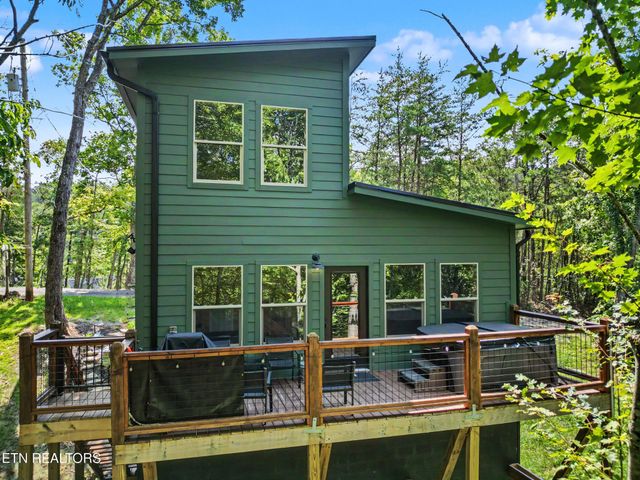 2407 Ridgehigh Pass, Sevierville, TN 37876