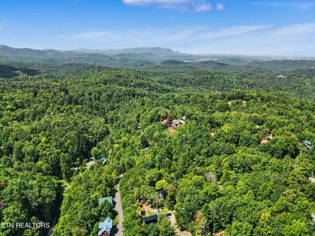 2407 Ridgehigh Pass, Sevierville, TN 37876