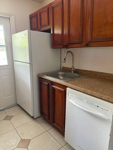 1913 NE 2nd Street 4, Pompano Beach, FL 33060