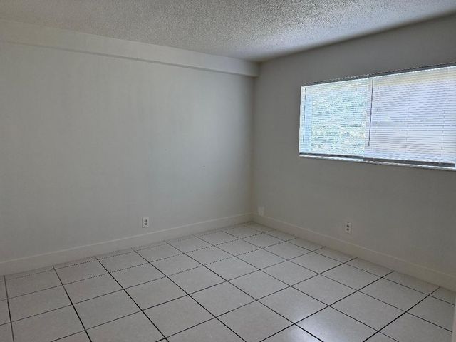 1913 NE 2nd Street 4, Pompano Beach, FL 33060