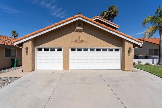 911 Saint Ann Drive, Paso Robles, CA 93446