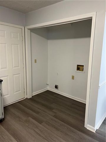 1796 Crestwood Drive NW, Acworth, GA 30102