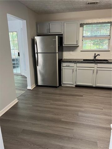 1796 Crestwood Drive NW, Acworth, GA 30102