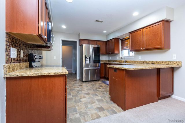 14386 Shadywood Drive, Sterling Heights, MI 48312