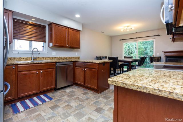 14386 Shadywood Drive, Sterling Heights, MI 48312