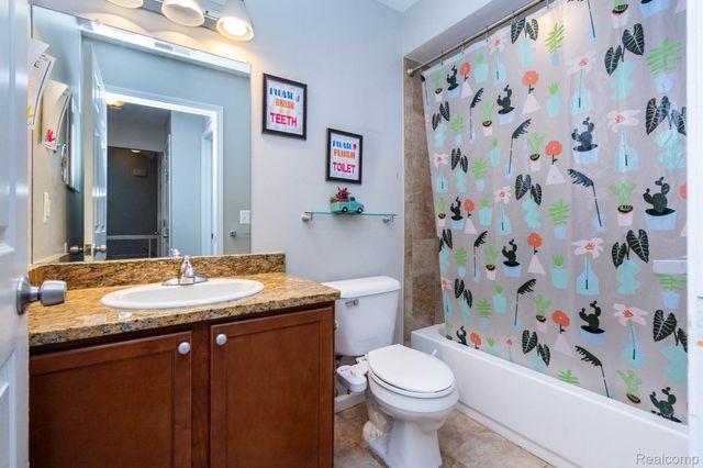 14386 Shadywood Drive, Sterling Heights, MI 48312