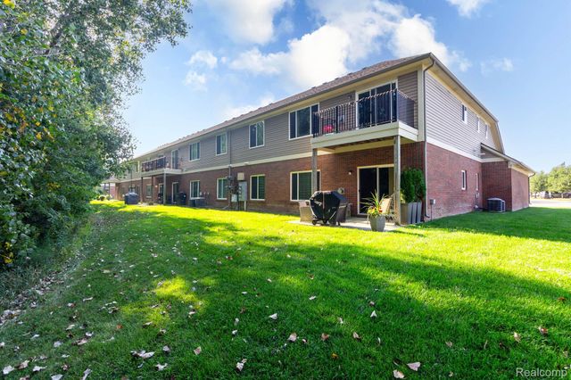 14386 Shadywood Drive, Sterling Heights, MI 48312