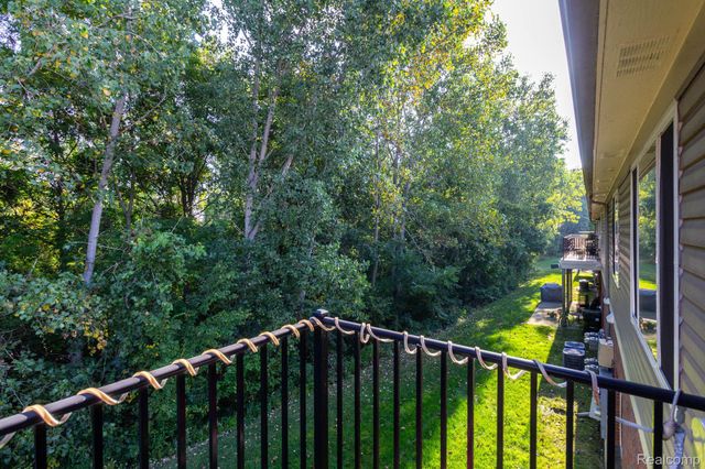 14386 Shadywood Drive, Sterling Heights, MI 48312