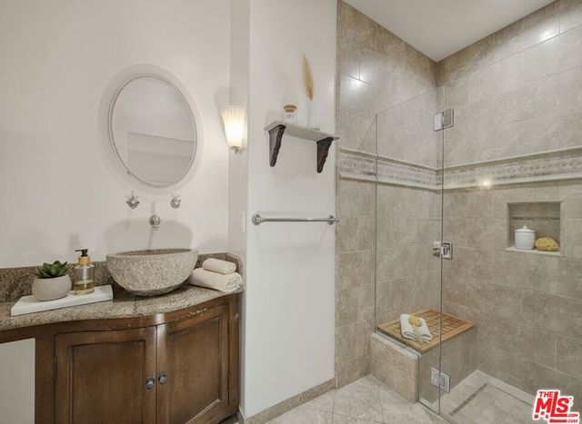 743 N Orange Drive, Los Angeles, CA 90038