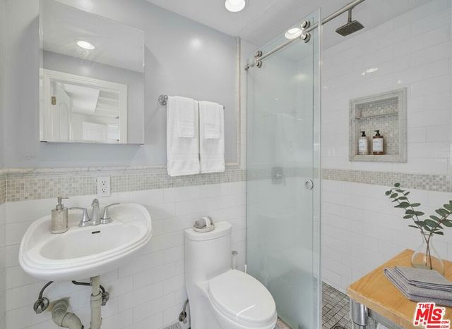 743 N Orange Drive, Los Angeles, CA 90038