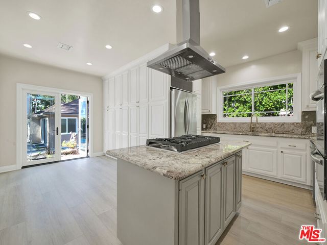 743 N Orange Drive, Los Angeles, CA 90038