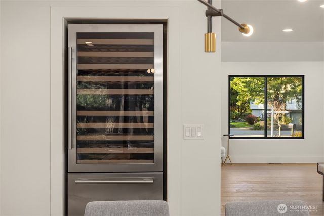 8355 Medway Lane NE, Bainbridge Island, WA 98110