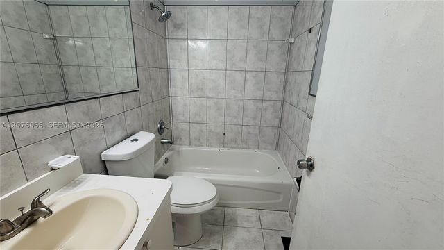 230 NW 7th Ave, Dania Beach, FL 33004