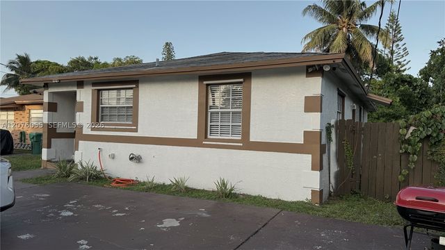 230 NW 7th Ave, Dania Beach, FL 33004