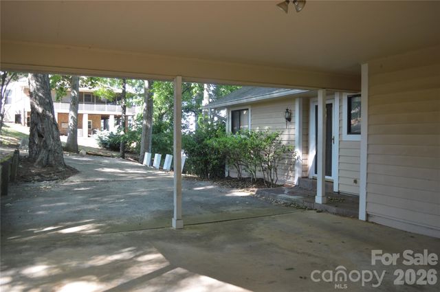 17701 Burnt Hickory Drive L93A, Charlotte, NC 28278