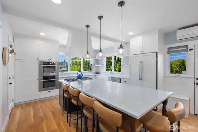 1729 41st Avenue SW, Seattle, WA 98116