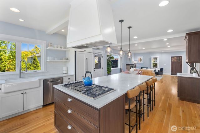 1729 41st Avenue SW, Seattle, WA 98116