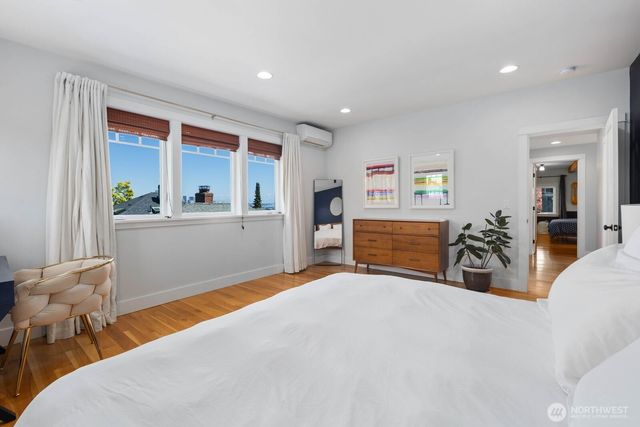 1729 41st Avenue SW, Seattle, WA 98116
