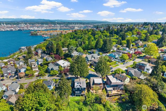 1729 41st Avenue SW, Seattle, WA 98116